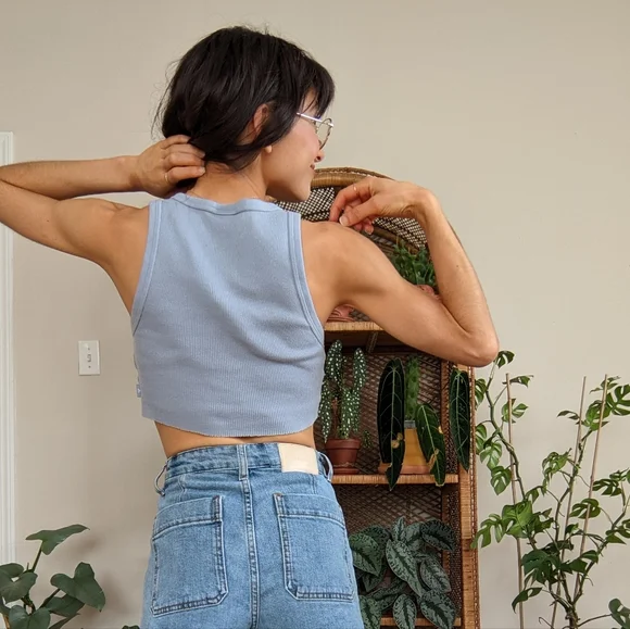 Aritzia Tna Ribbed Cropped Racer Tank - Picture 3 of 7